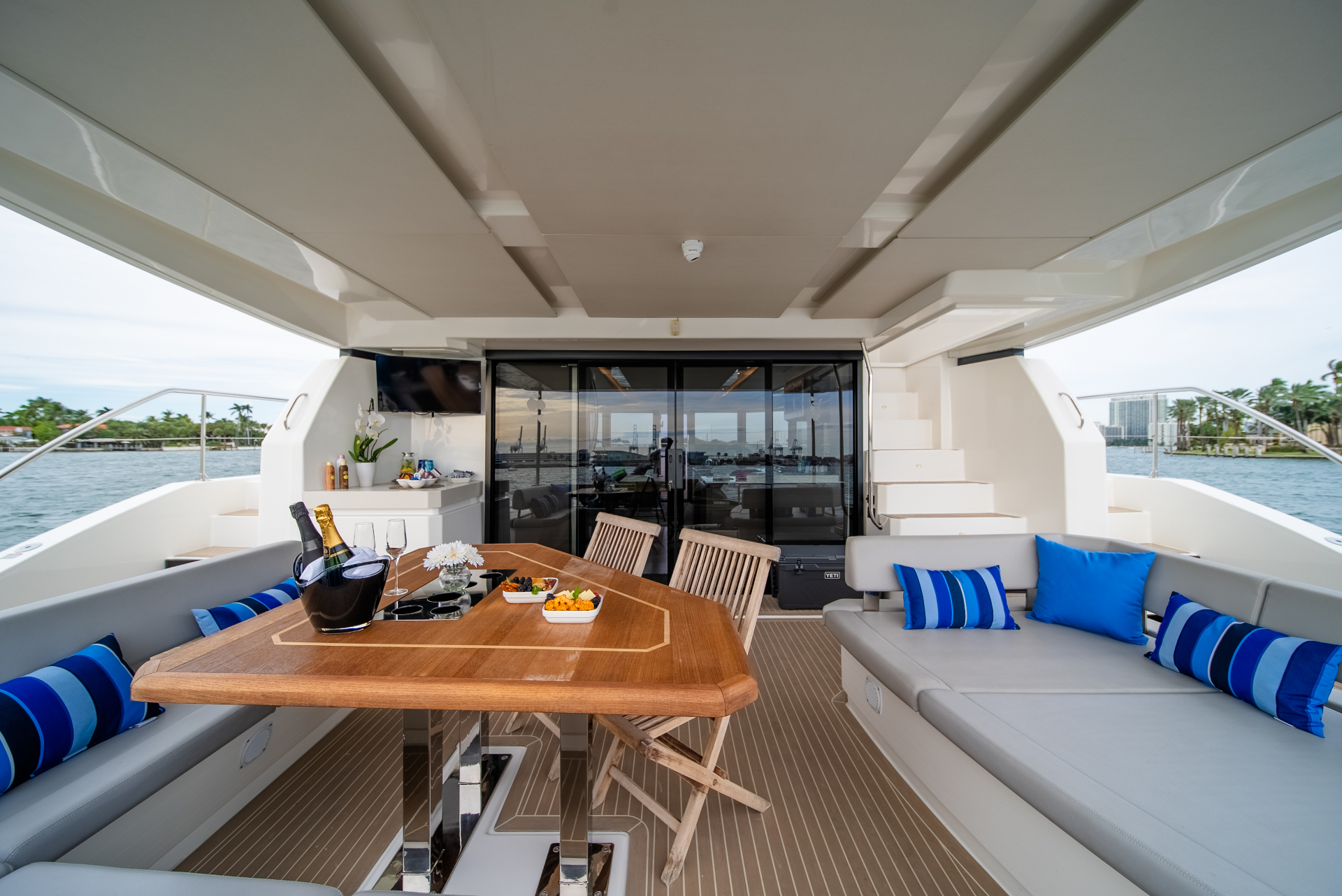 Leopard Cat — 51 ft power catamaran