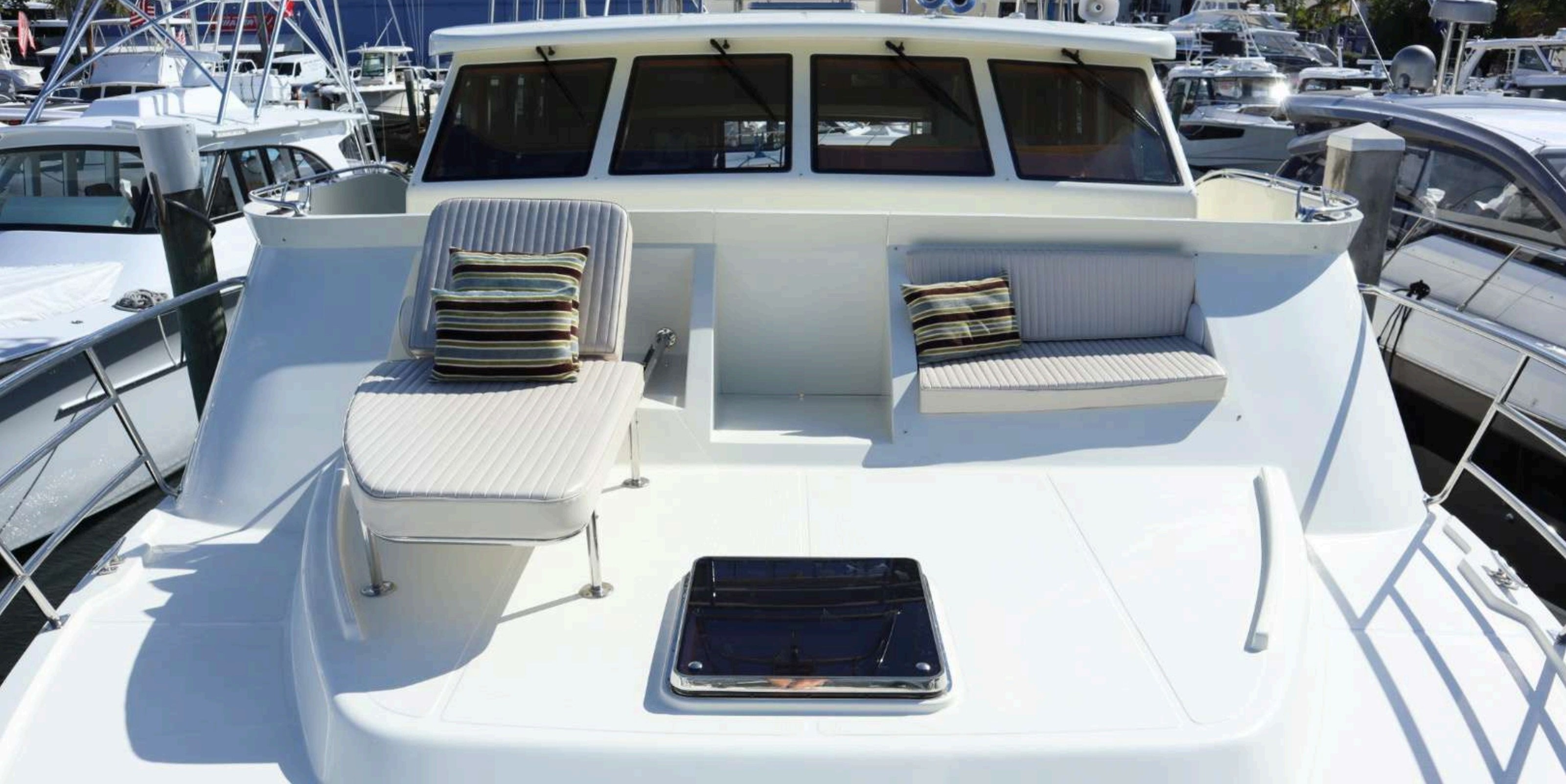 Bow seating